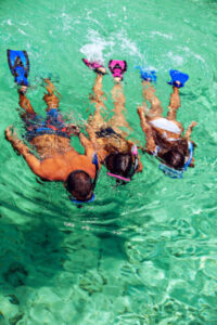 Family_doing_snorkeling_in_bali