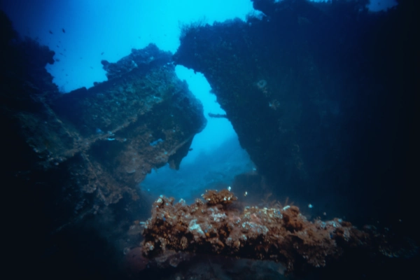 USAT Liberty Shipwreck Tulamben, view of the break at 16 meter deep.